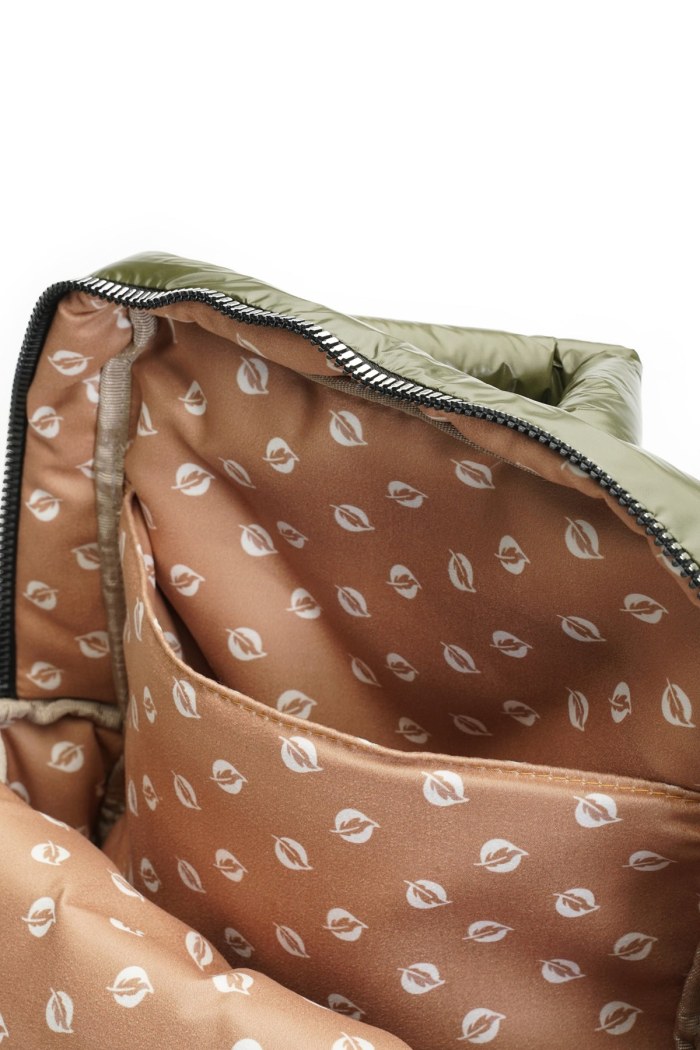 Main image in gallery